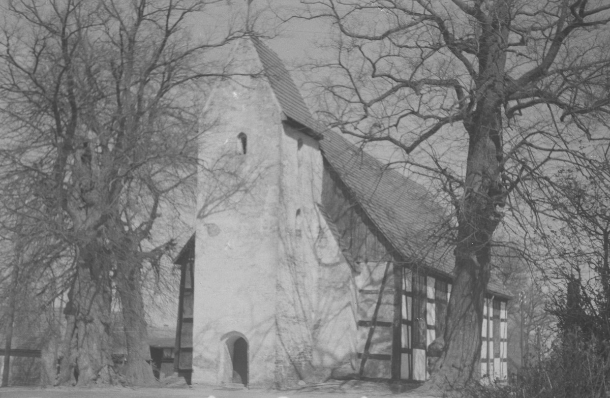 kościół ewangelicki, ob. rzymskokatolicki filialny pw. Michała Archanioła, skan 1