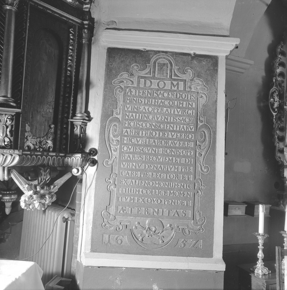 Kościół św. Jan Chrzciciela i św. Jana Ewangelisty - wnętrz: epitafium z 1657 r., skan 1
