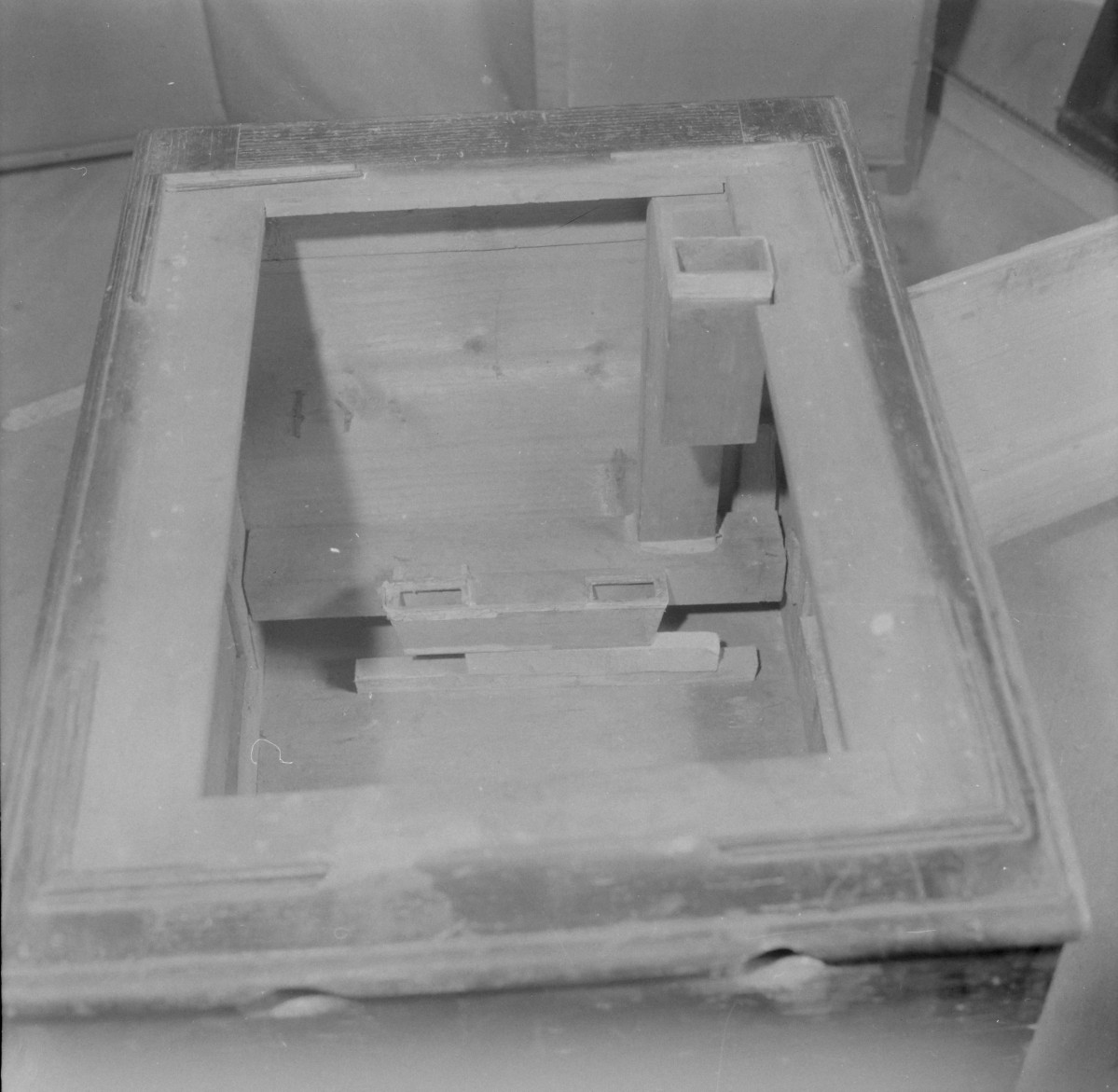 Klasztor ss. Klarysek - większy pozytyw szkatulny, detale wnętrza, skan 1