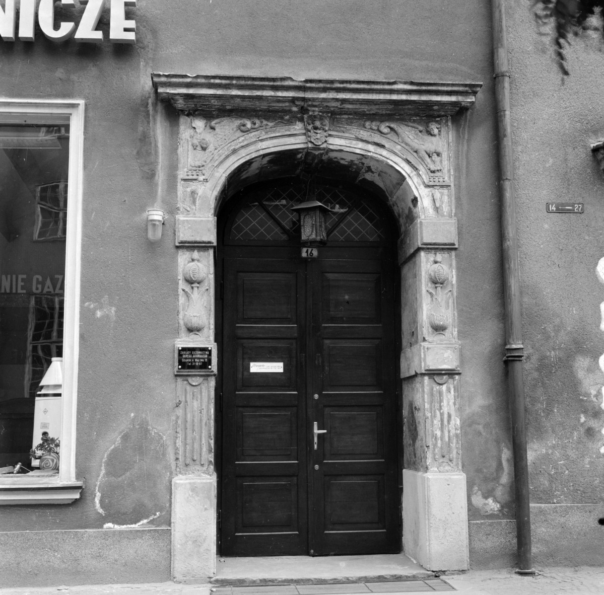 kamienica - elewacja i portal, skan 1