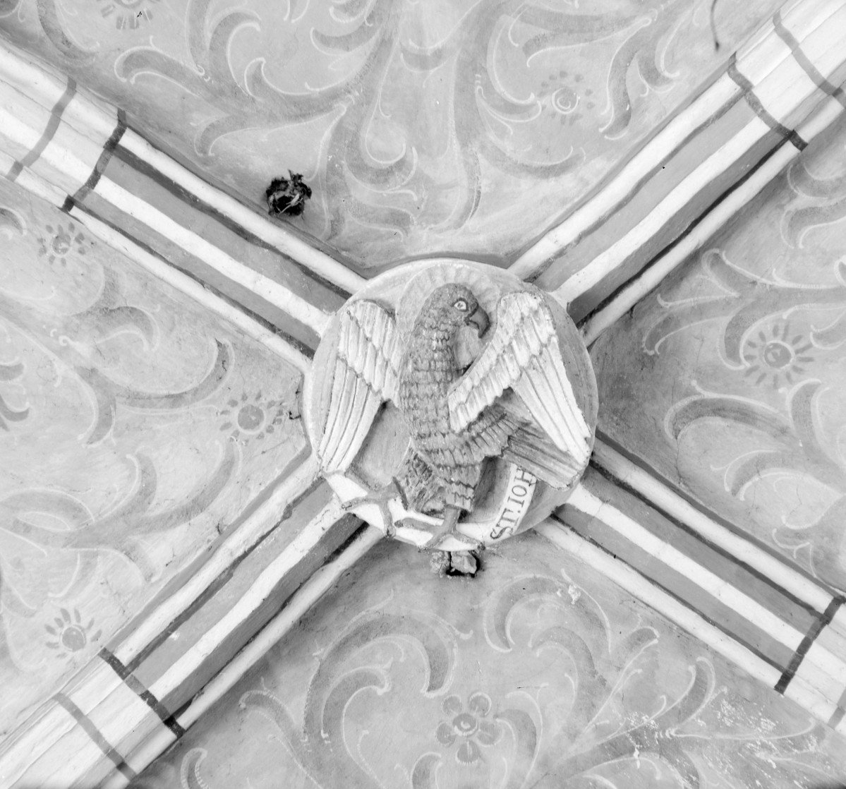 Kościół pod wezwaniem św. Jakuba i św. Mikołaja - wnętrze: sklepienie krzyżowo-żebrowe, zwornik oraz polichromia., skan 1