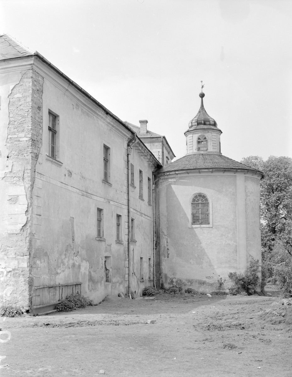 pałac, kaplica, skrzydło wschodnie, skan 1