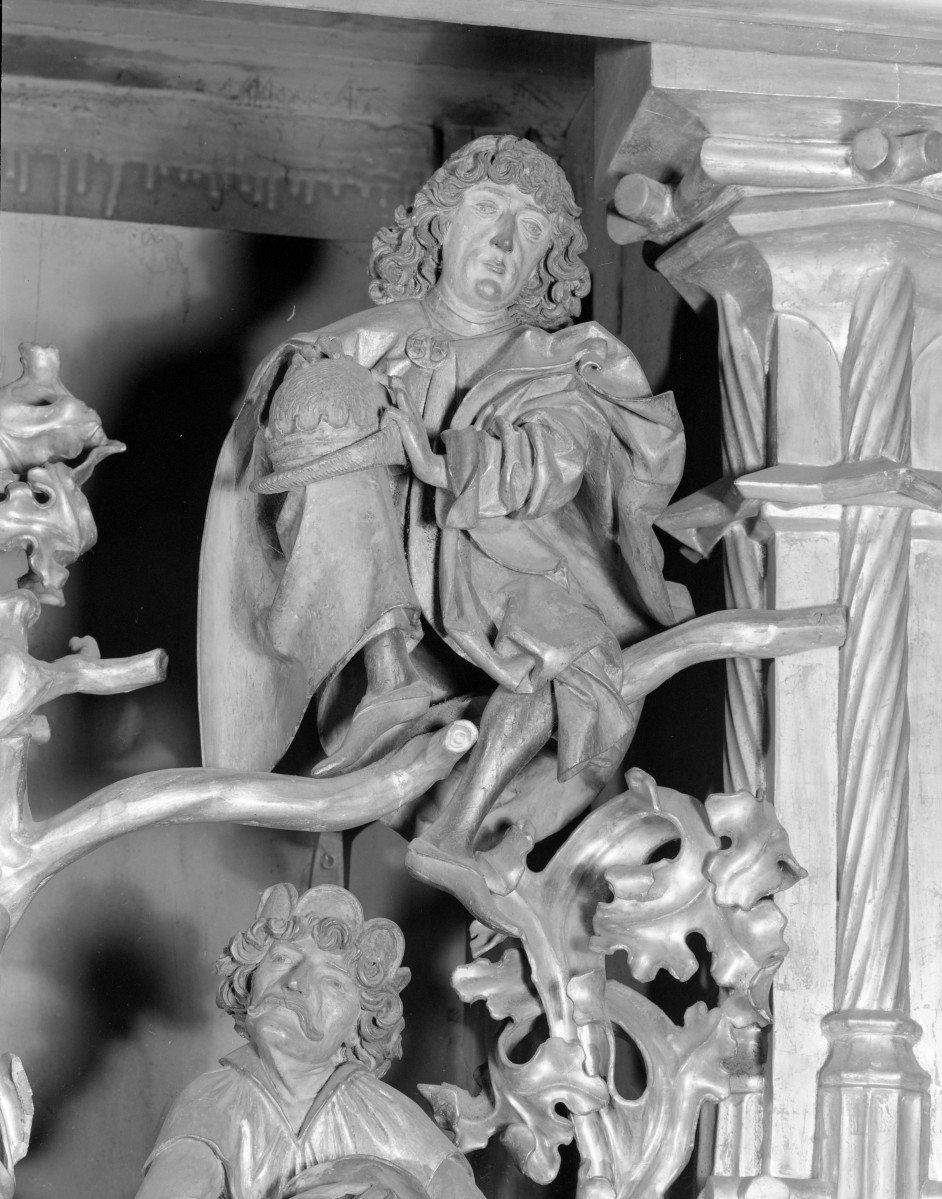 Kościół Mariacki pw. Wniebowzięcia Najświętszej Marii Panny - ołtarz Wita Stwosza: Predella - drzewo Jessego figura mężczyzny, skan 1