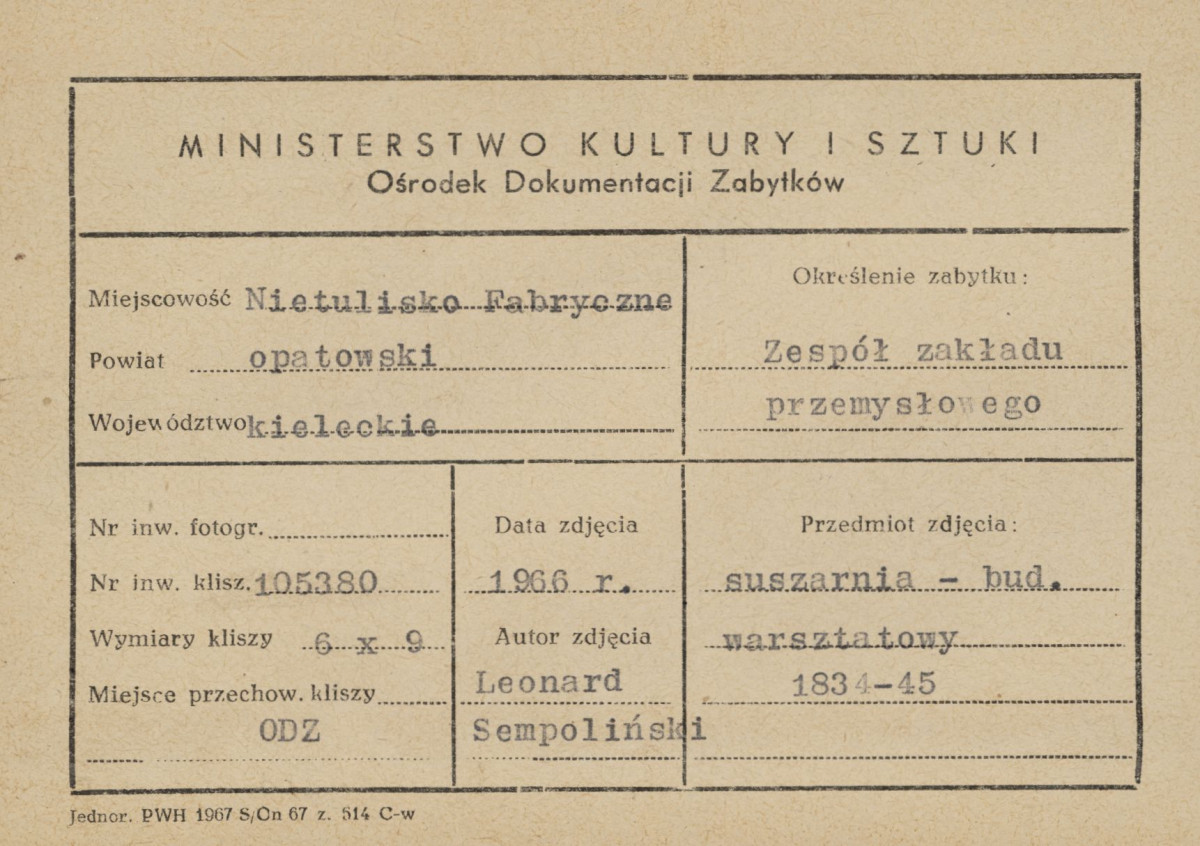 Zespół XIX w. zakładu przemysłowego - ruiny budynku suszarni , widok ogólny - metryczka

, skan 1
