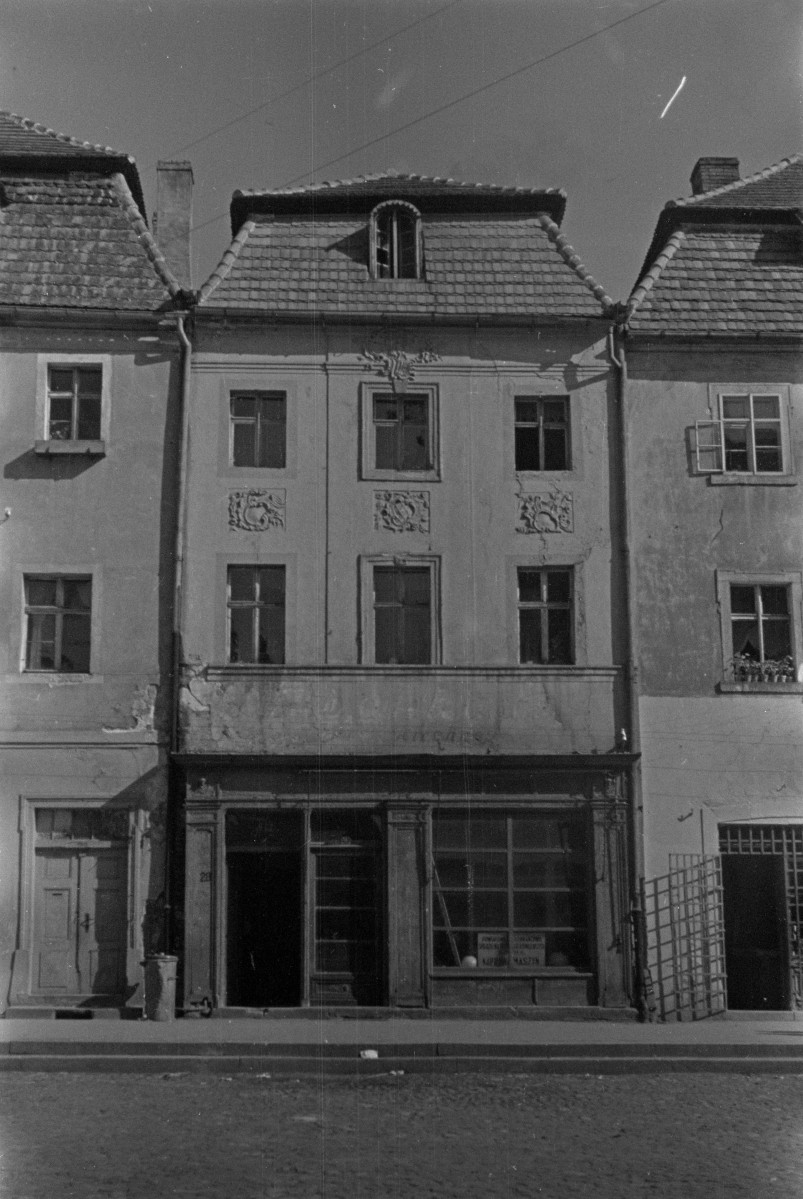 rynek - pierzeja północna - kamienica, skan 1