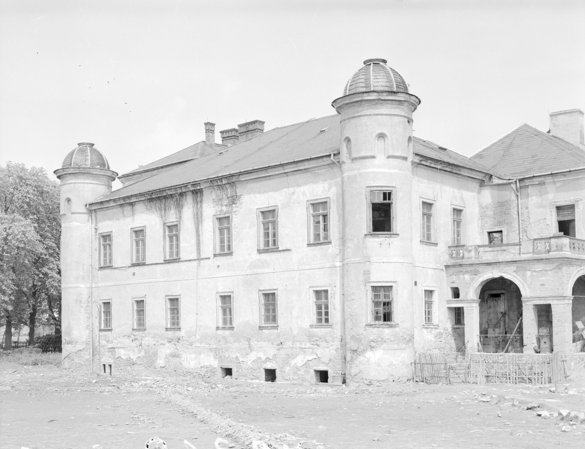 pałac - skrzydło zachodnie, skan 1