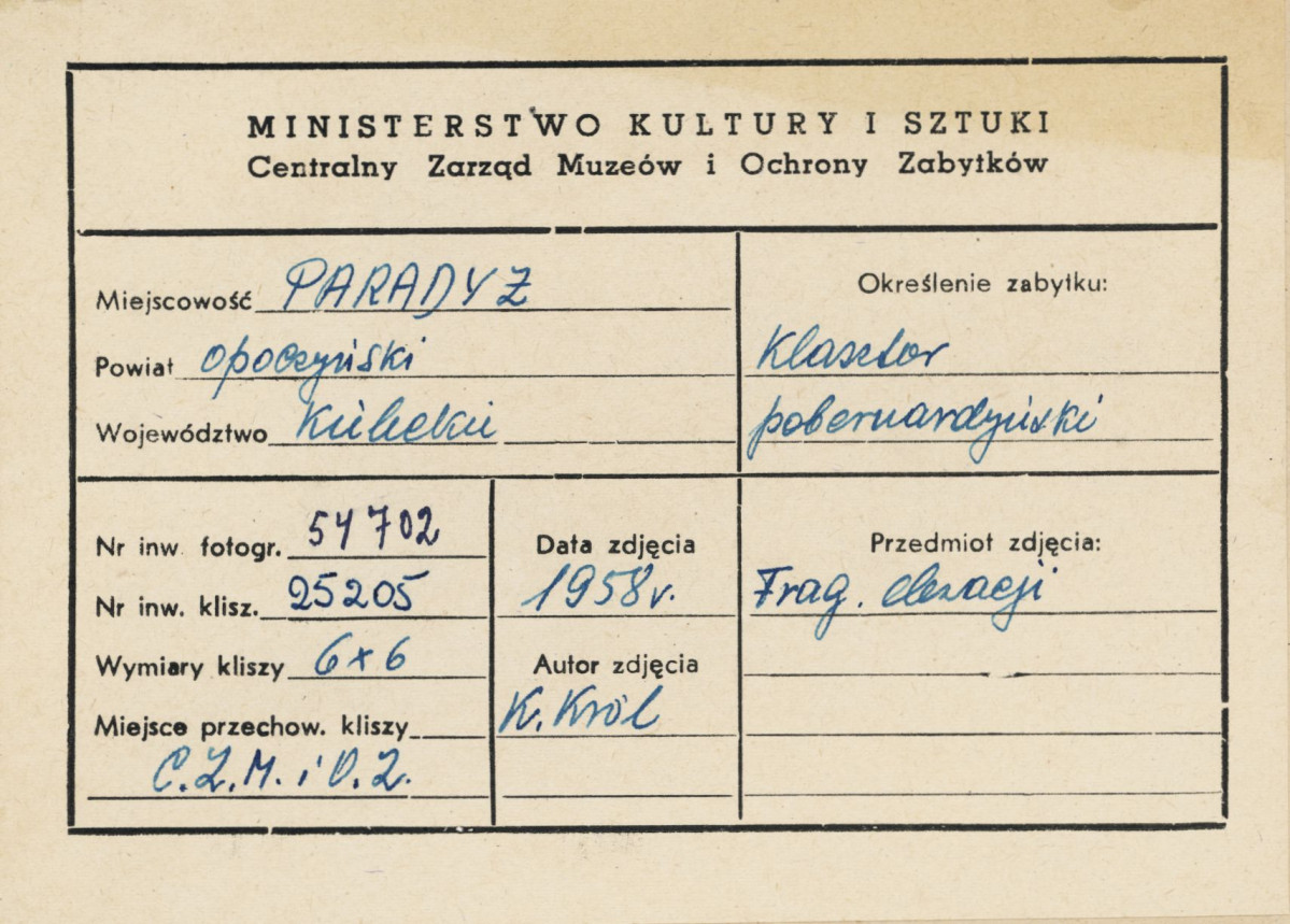 Zespół klasztorny - fragment budynku od strony płd. - metryczka

 , skan 1