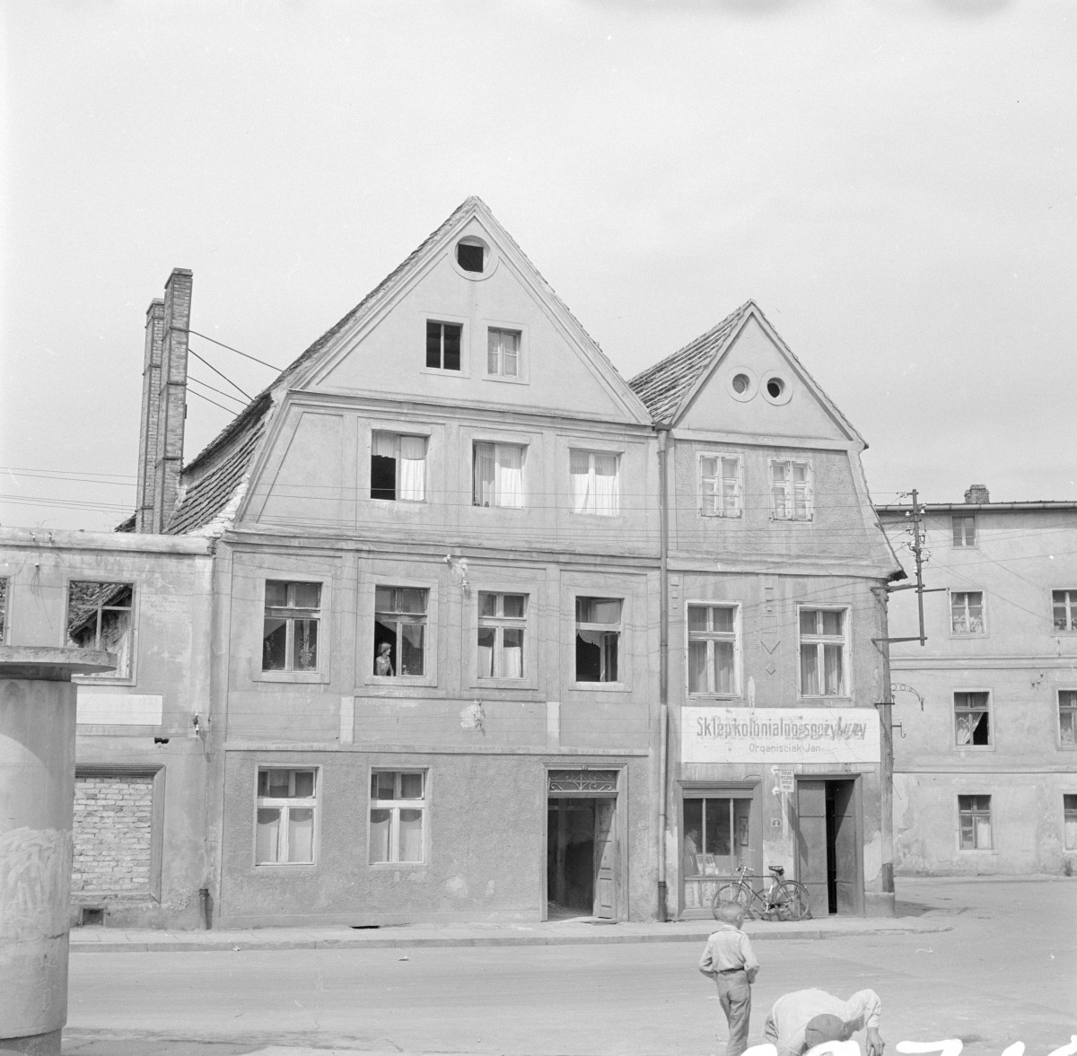 kamienice - elewacje frontowe, skan 1