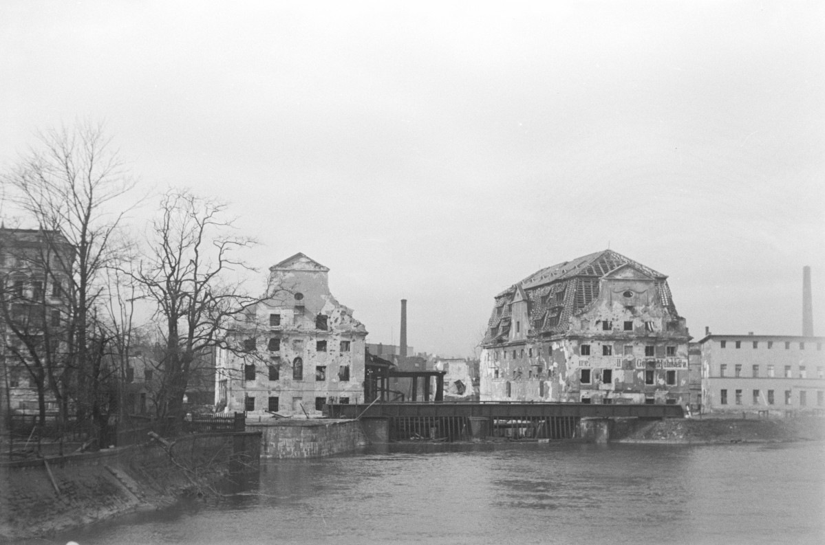 młyny św. Klary - elewacje od strony Odry, skan 1