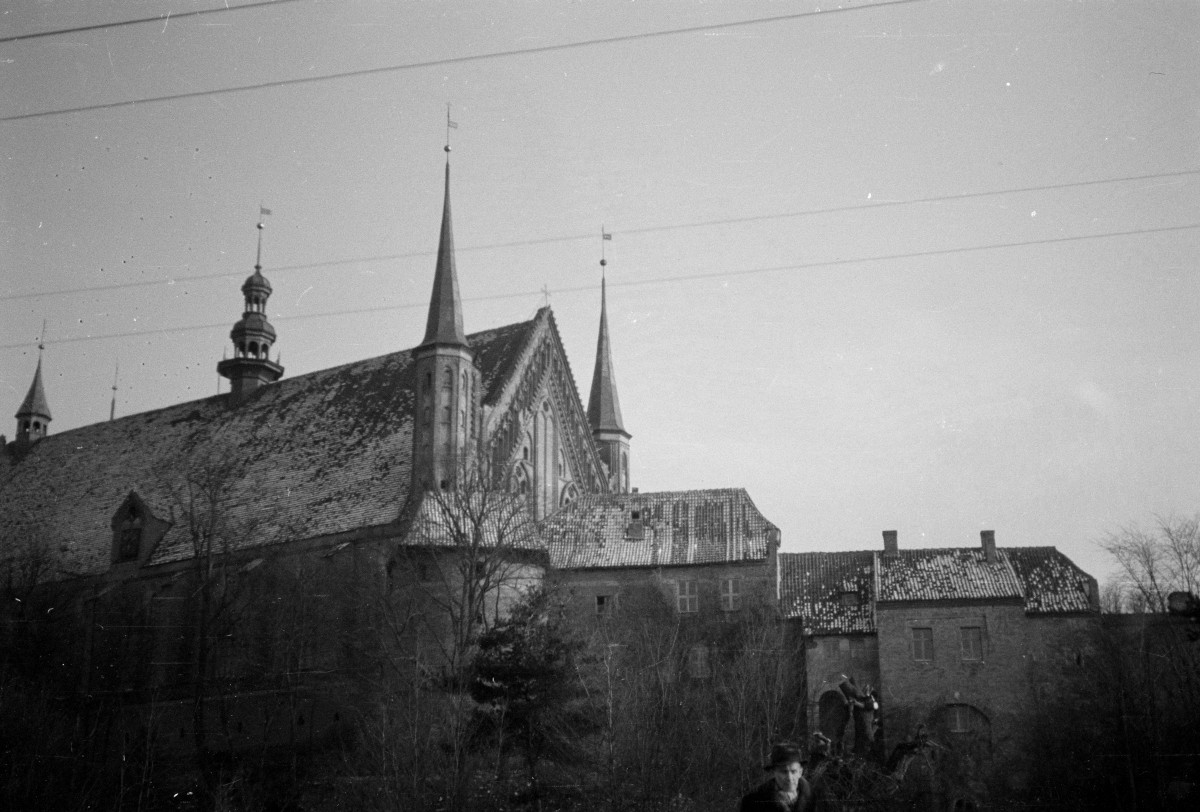 kościół pw. Wniebowzięcia Najświętszej Maryi Panny i św. Andrzeja - elewacja południowa, skan 1