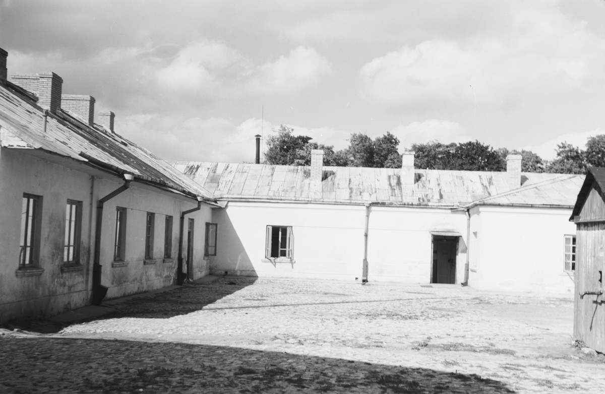 dom - elewacja od podwórza, skan 1