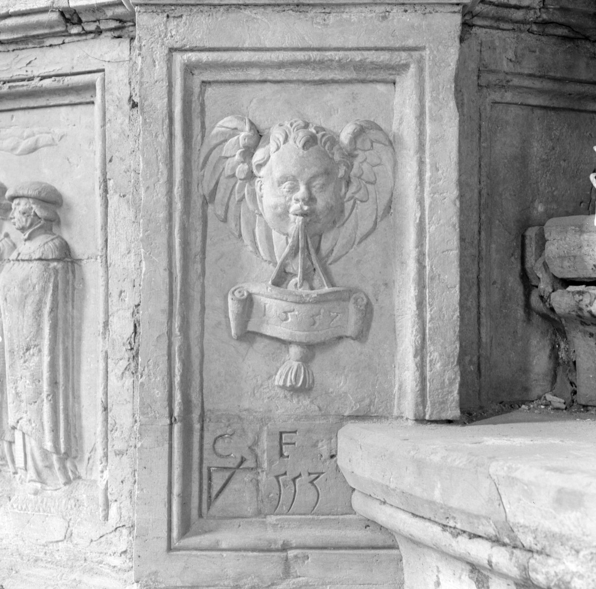 bazylika W.N.M.P - chrzcielnica, relief, skan 1