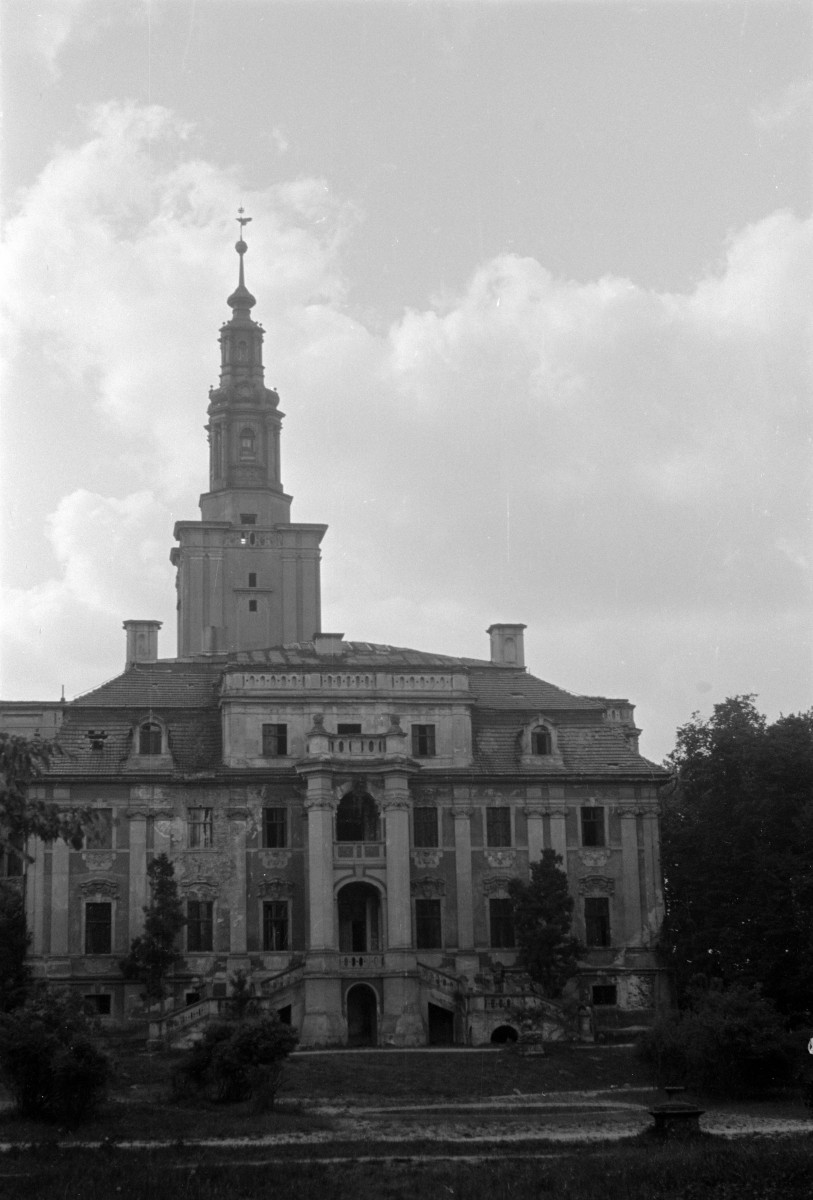 pałac - elewacja południowa, skan 1