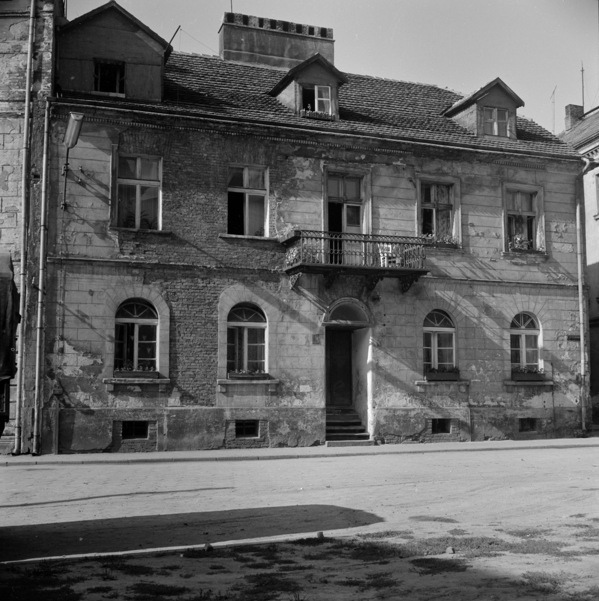 kamienica - elewacja frontowa, skan 1