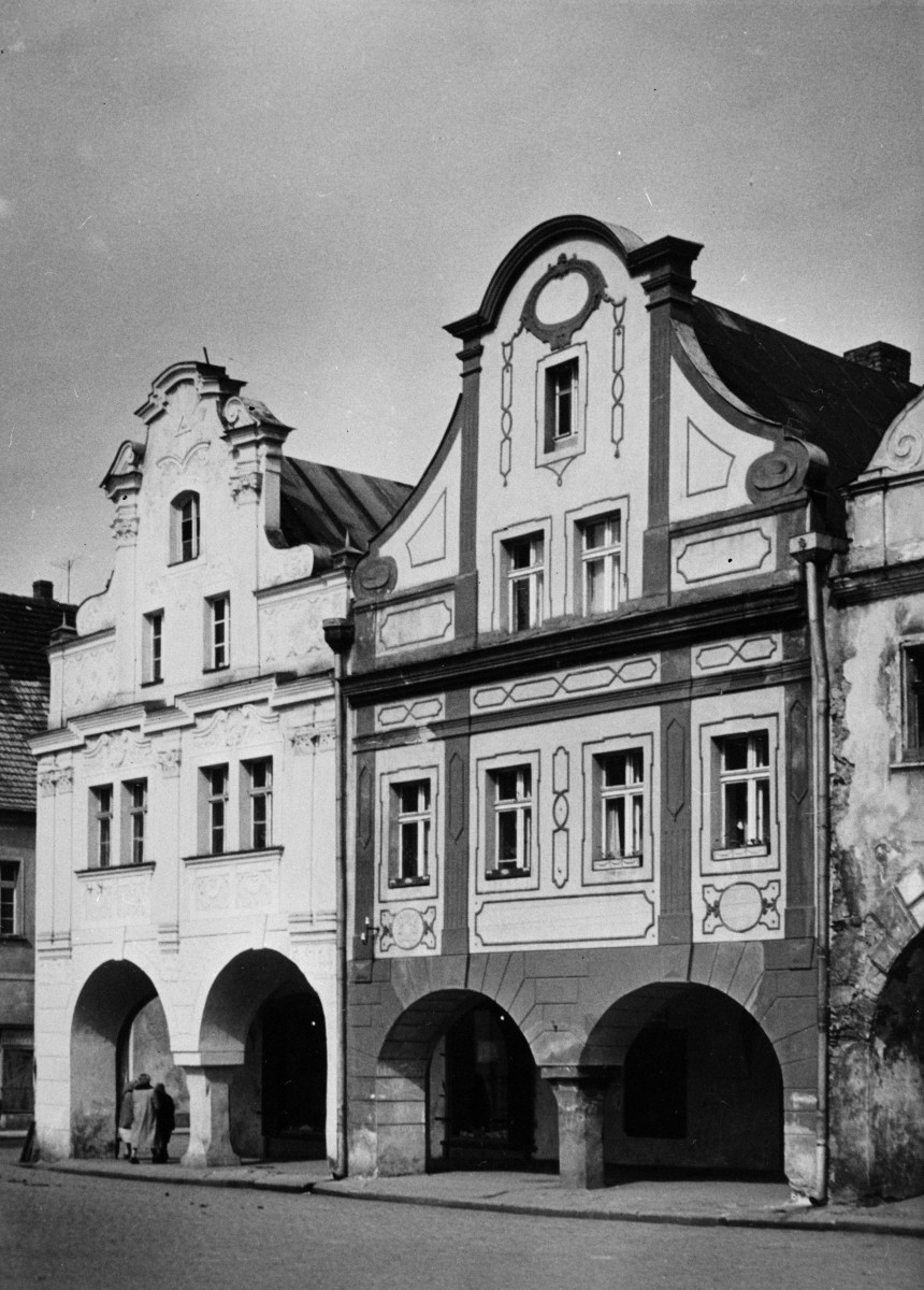 rynek miejski - pierzeja północna - fragment, skan 1