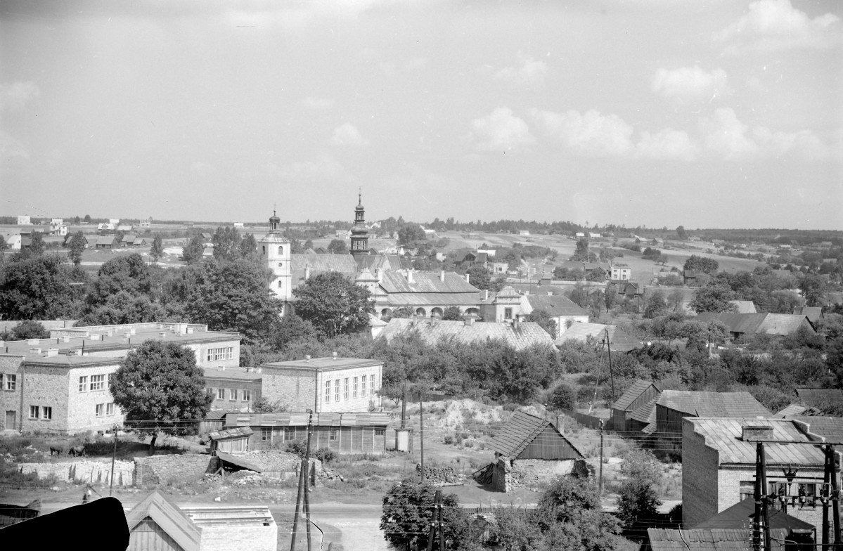 panorama miasta - widok na opactwo oo. Cystersów, skan 1