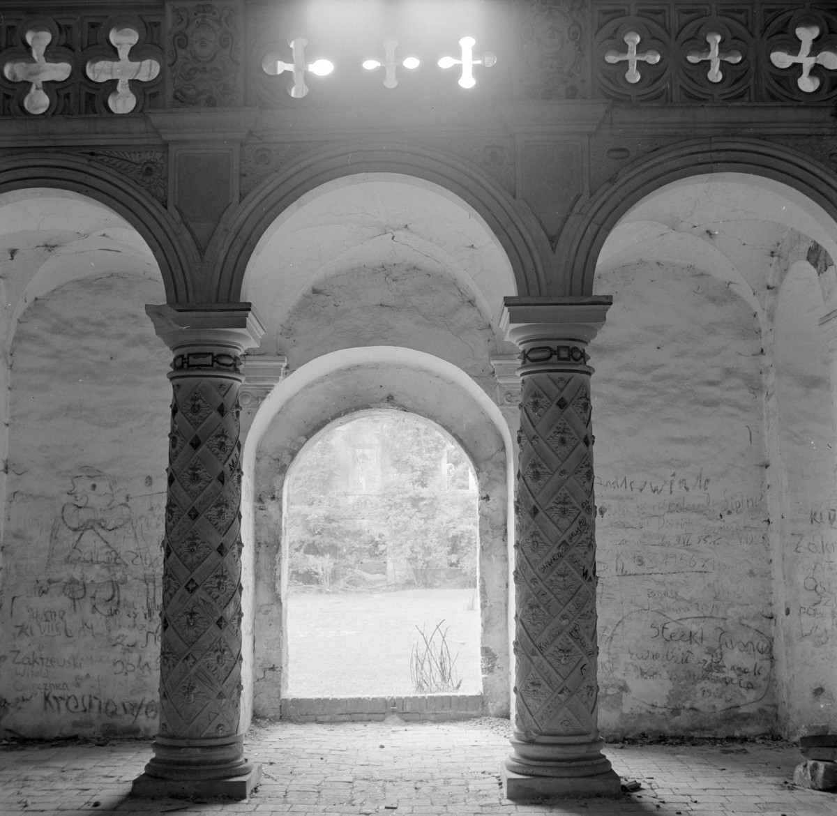 zamek - wnętrze, przedsionek, skan 1