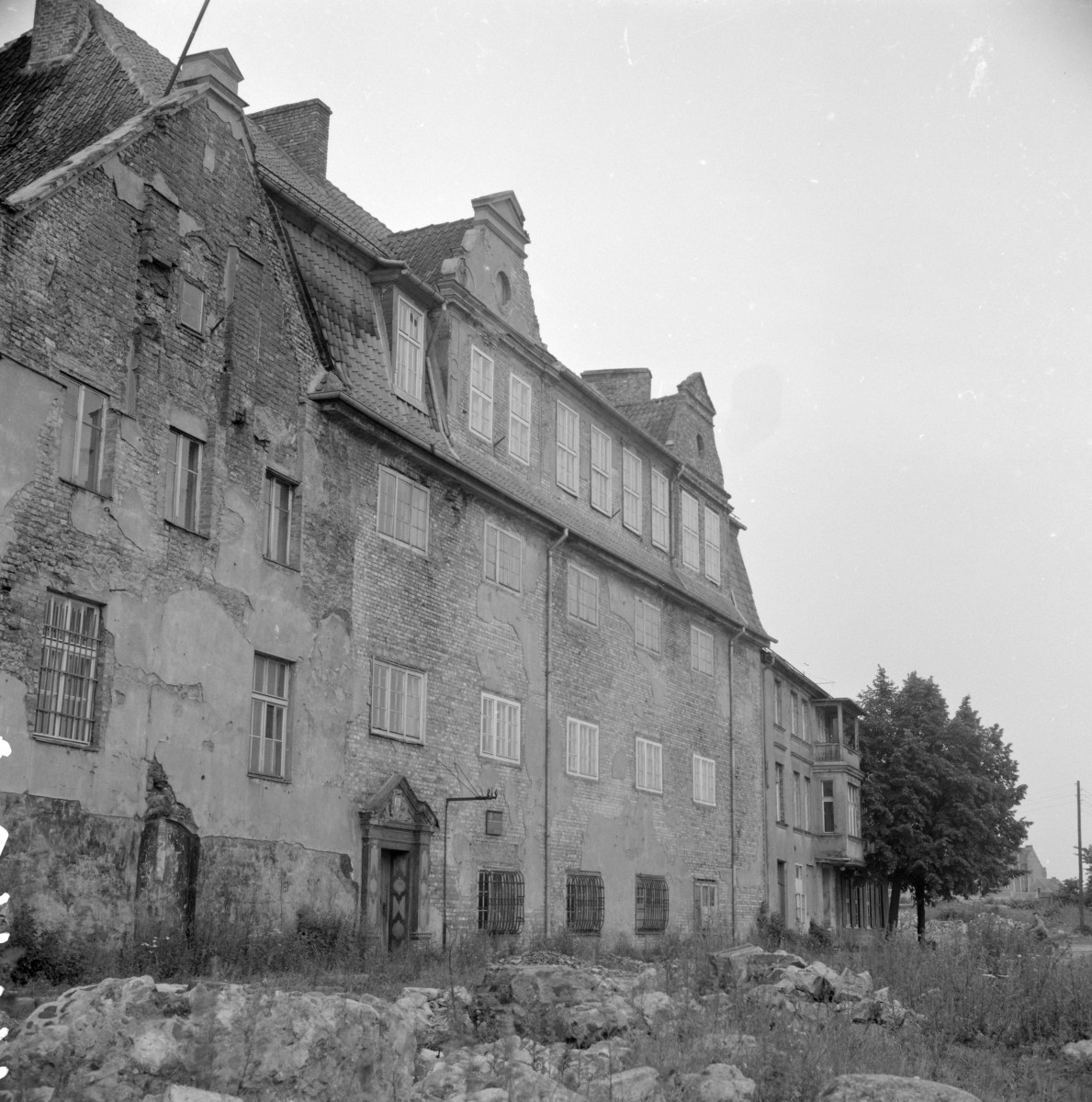 kamienica ul. Nadbrzeźna - elewacja frontowa, skan 1