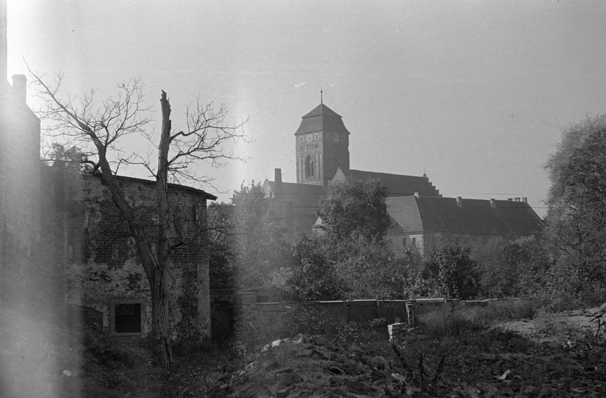 zespół poklasztorny augustianów - elewacja oraz wieża, skan 1