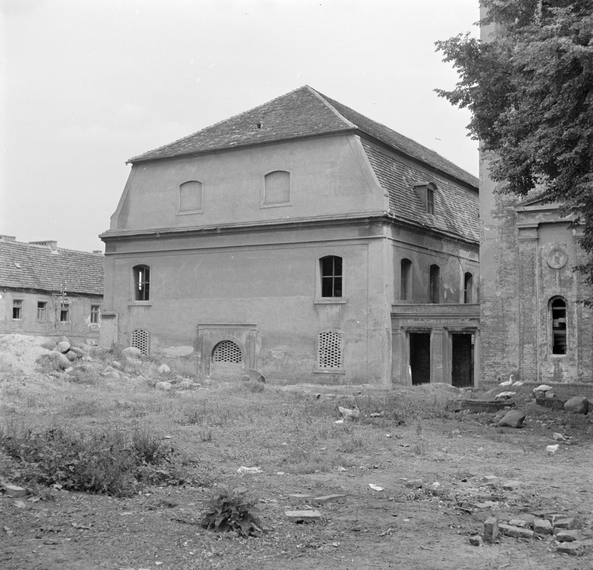 zbór ewangelicki /ob. centrum kulturalne/ - południowego - zachodu, skan 1