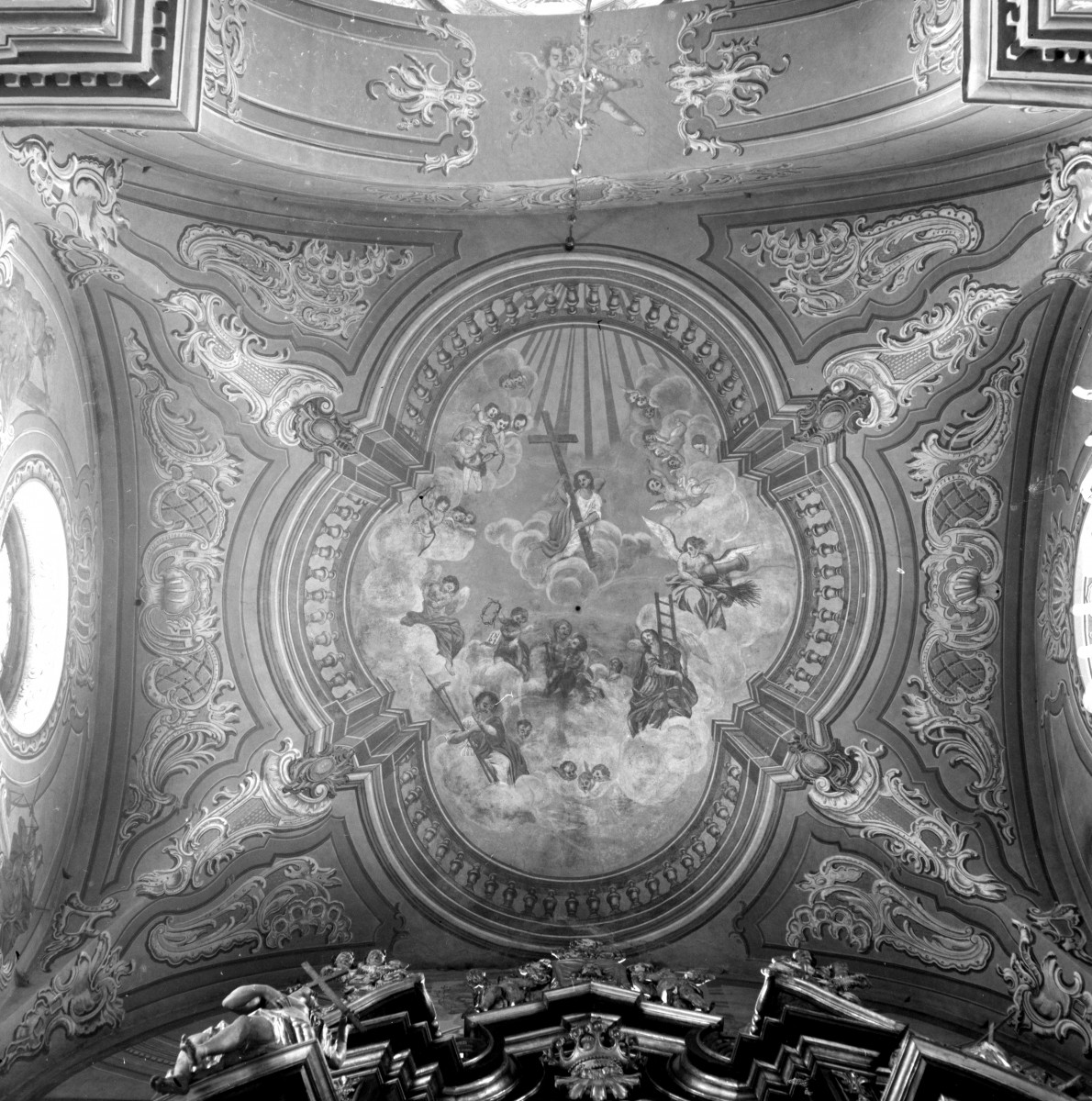 kościół oo. Bernardynów - wnętrze: polichromia sklepienia transeptu, skan 1