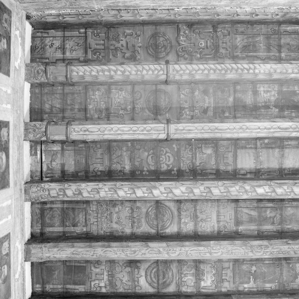 pałac Biskupów Krakowskich - Izba Stołowa Górna /sala portretowa/ /I p./ - fragment stropu, skan 1