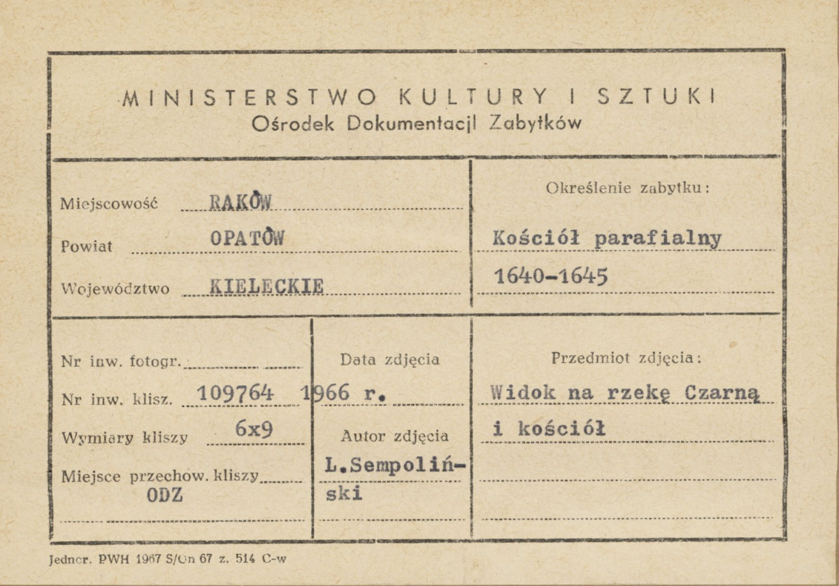Kościół parafialny widok ogólny w krajobrazie od strony zach. - metryczka, skan 1