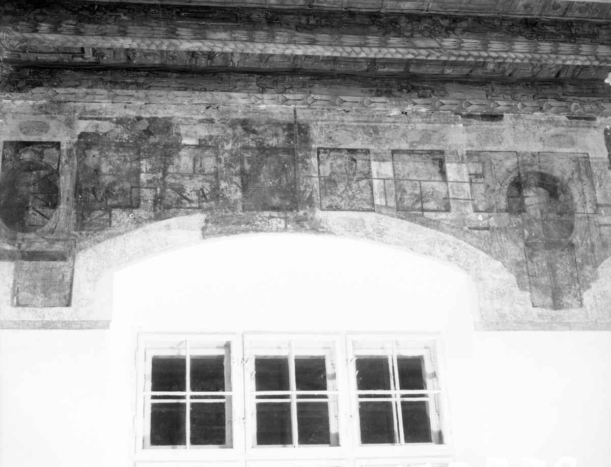 pałac Biskupów Krakowskich - Izba Stołowa Górna /sala portretowa/ /I p./ - fragment ściany zachodniej - stan przed konserwacją, skan 1
