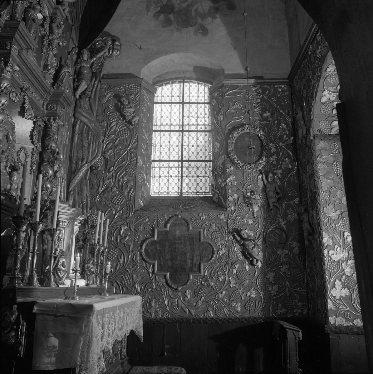 kościół pw. Wniebowzięcia Najświętszej Maryi Panny - wnętrze - Kaplica Bożego Ciała, skan 1