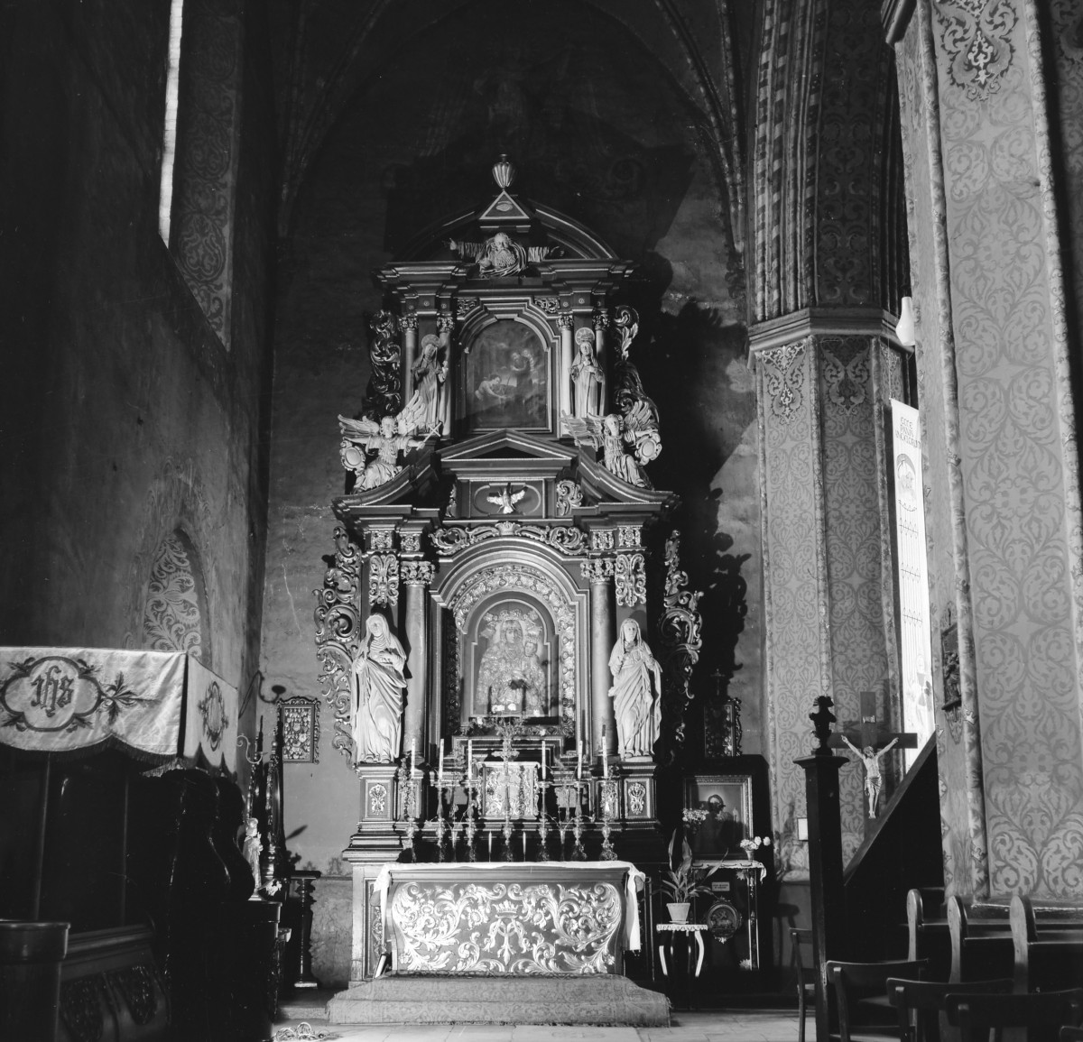 kościół parafialny pw. św.św. Marcina i Mikołaja - ołtarz Najświętszej Panny Marii, skan 1