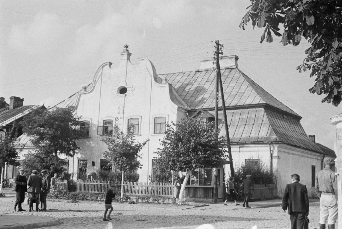 zajazd Dom Gdański, ob. biblioteka - elewacja frontowa, skan 1