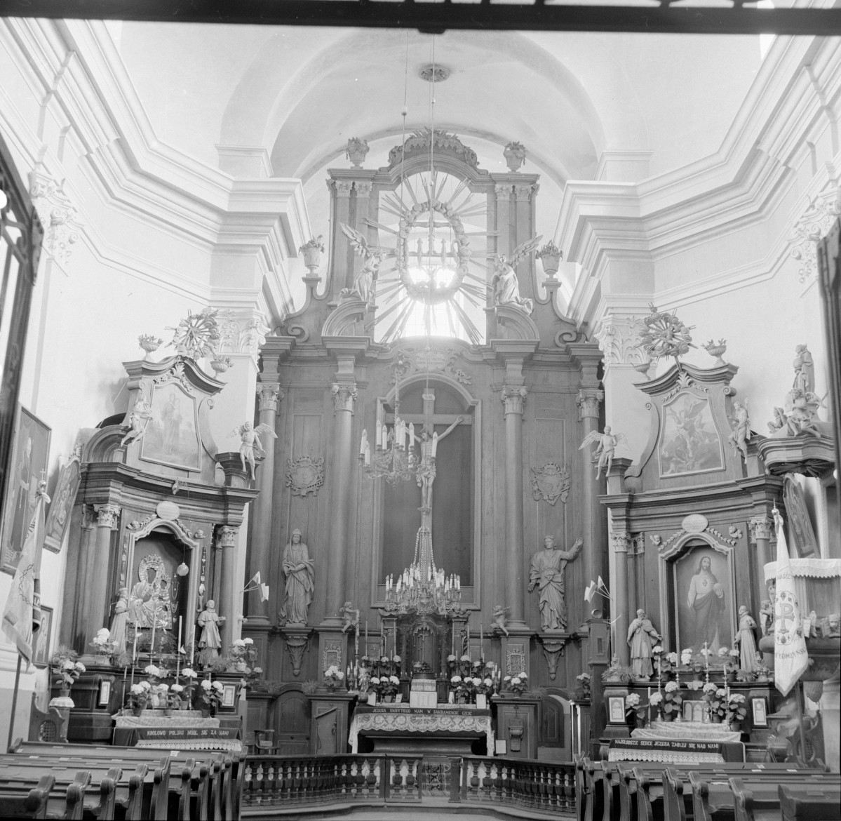 kościół klasztorny - prezbiterium, skan 1