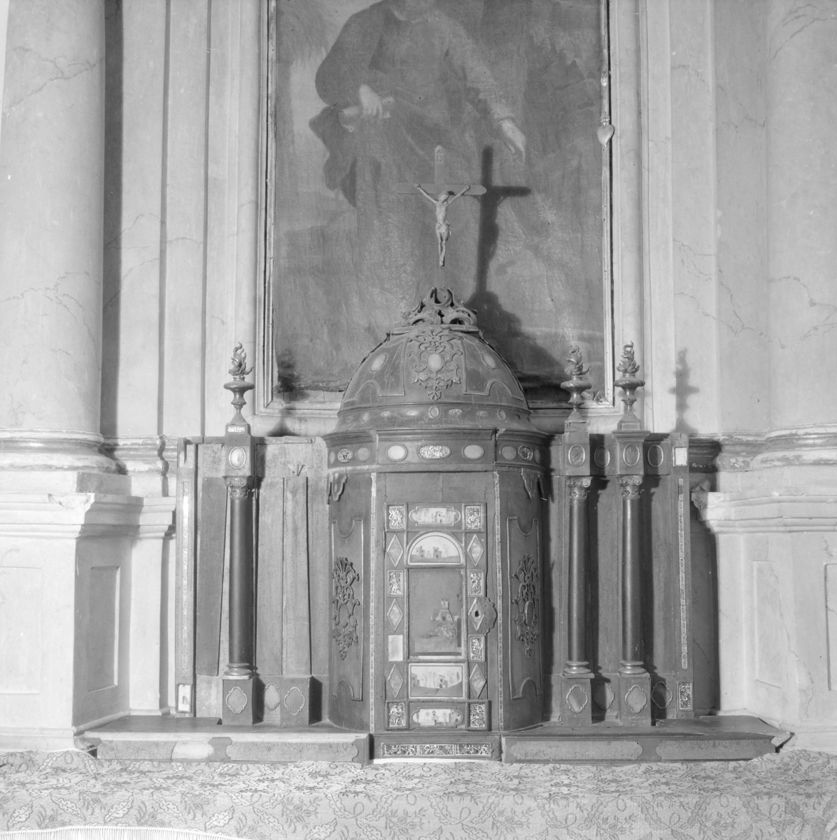 Kościół św. Józefa Oblubieńca i św. Antoniego z Padwy - tabernakulum. Detale i zdobienia. Przód. Całość., skan 1