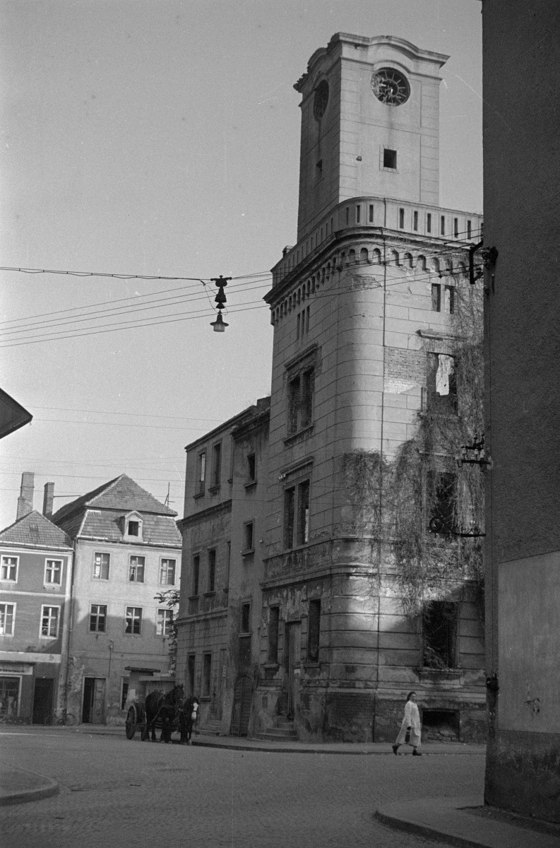 ratusz neoklasycystyczna wieża, skan 1
