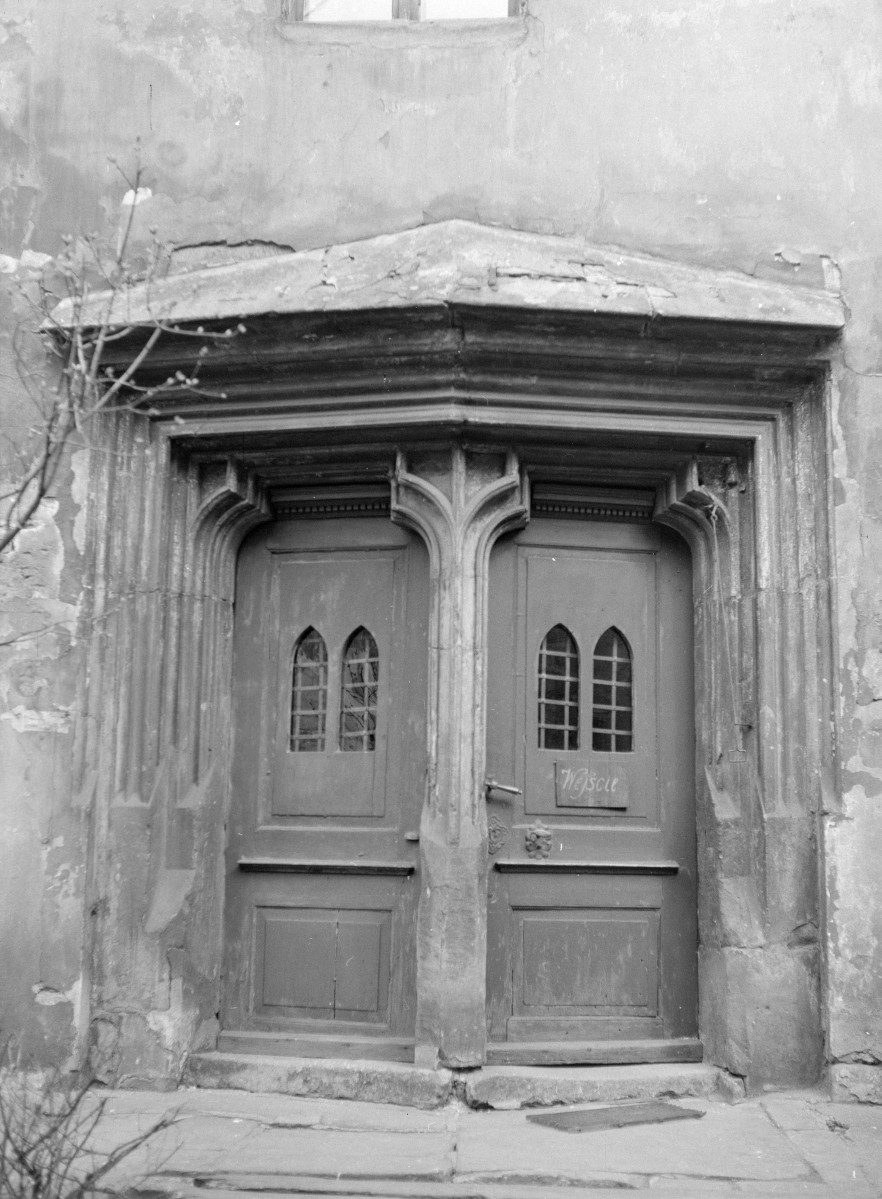 szpital  na Piasku - portal gotycki, wejście, skan 1