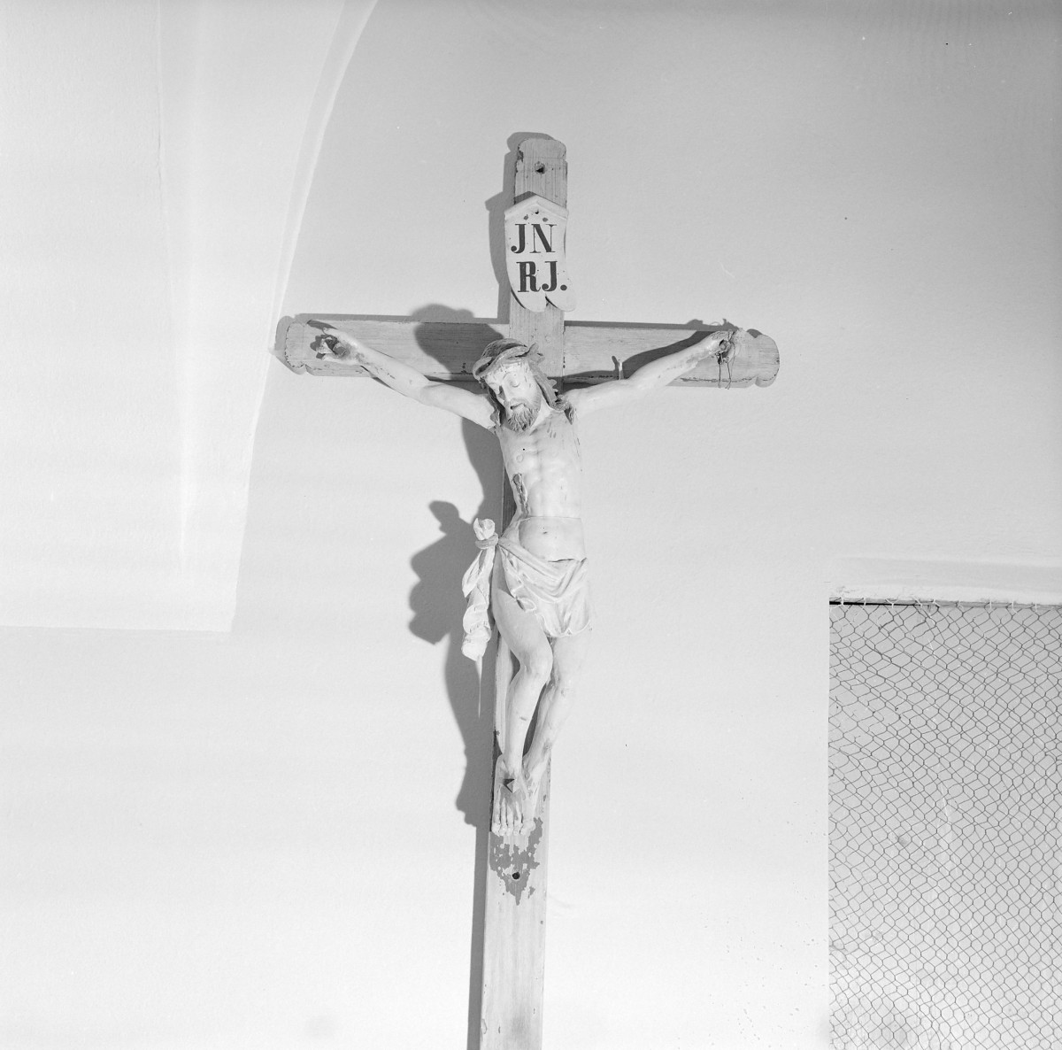 klasztor ss. Mniszek Benedyktynek - zbiory - rzeźba Krucyfiks z XVIII w., skan 1