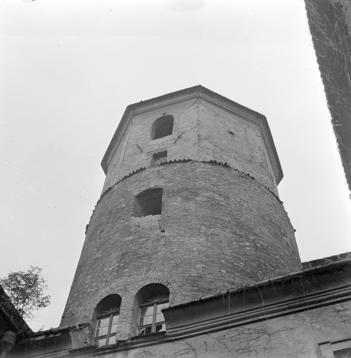 zamek książęcy - wieża - fragment, skan 1