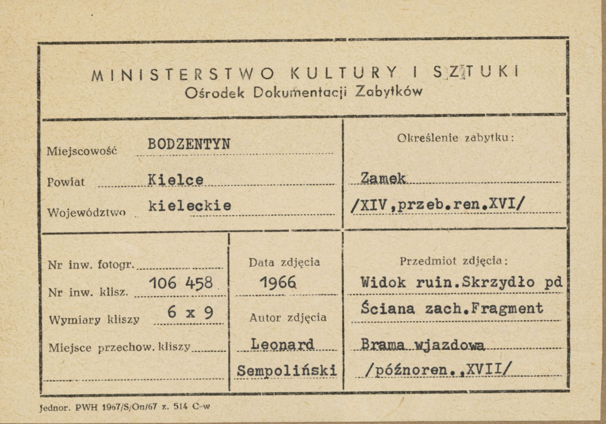Ruiny zamku biskupów krakowskich - fragment z bramą - metryczka, skan 1