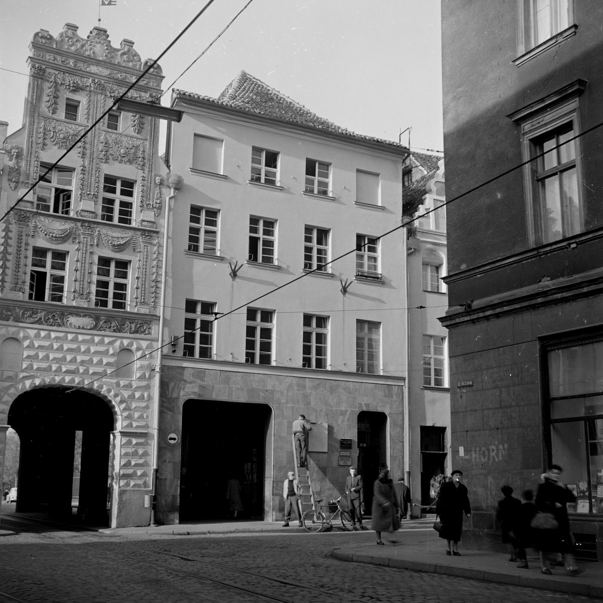 stare miasto - barokowa kamienica "Łuk Cezara", skan 1
