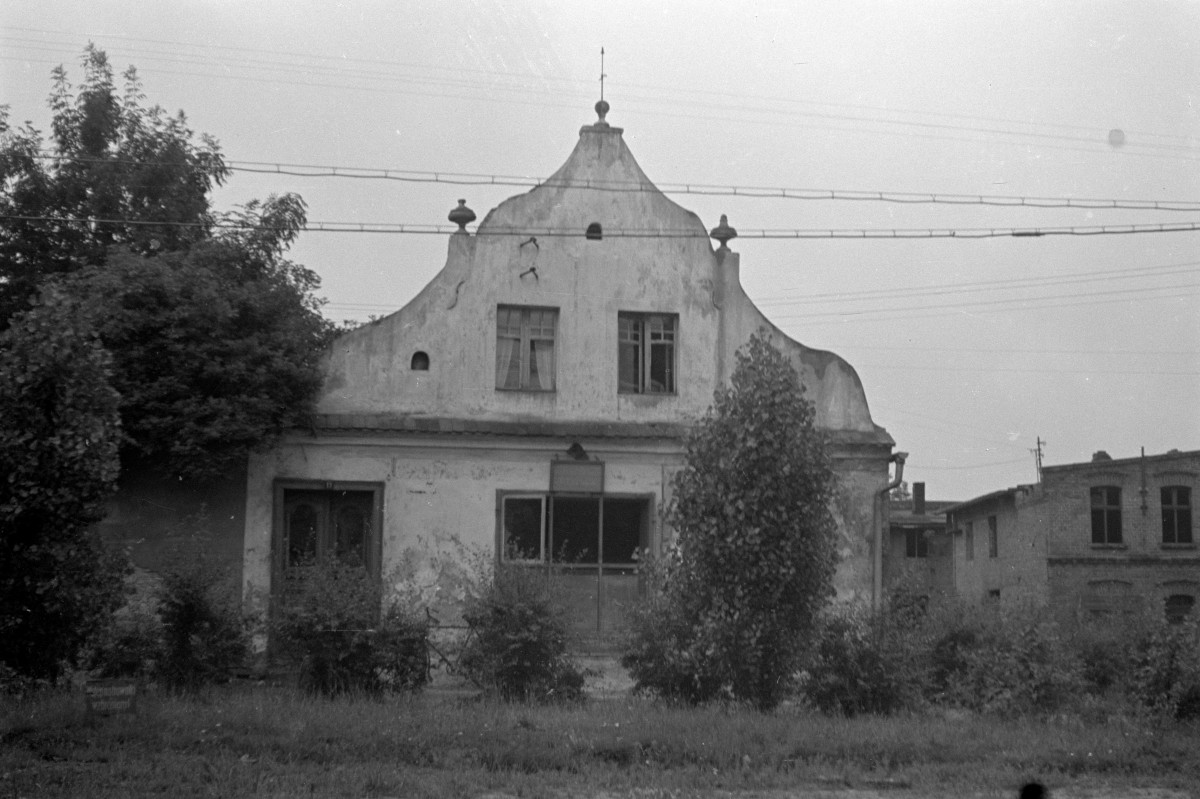 kamienica - elewacja frontowa, skan 1