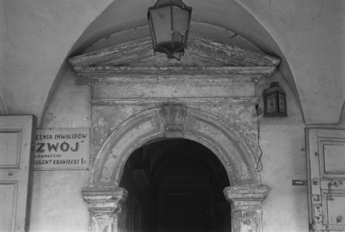 podcienia - portal, skan 1