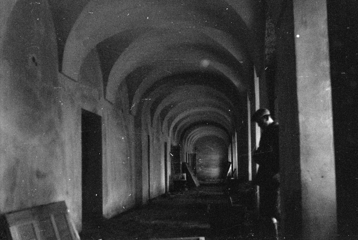 klasztor Męski Zwiastowania Najświętszej Marii Panny, korytarz, skan 1