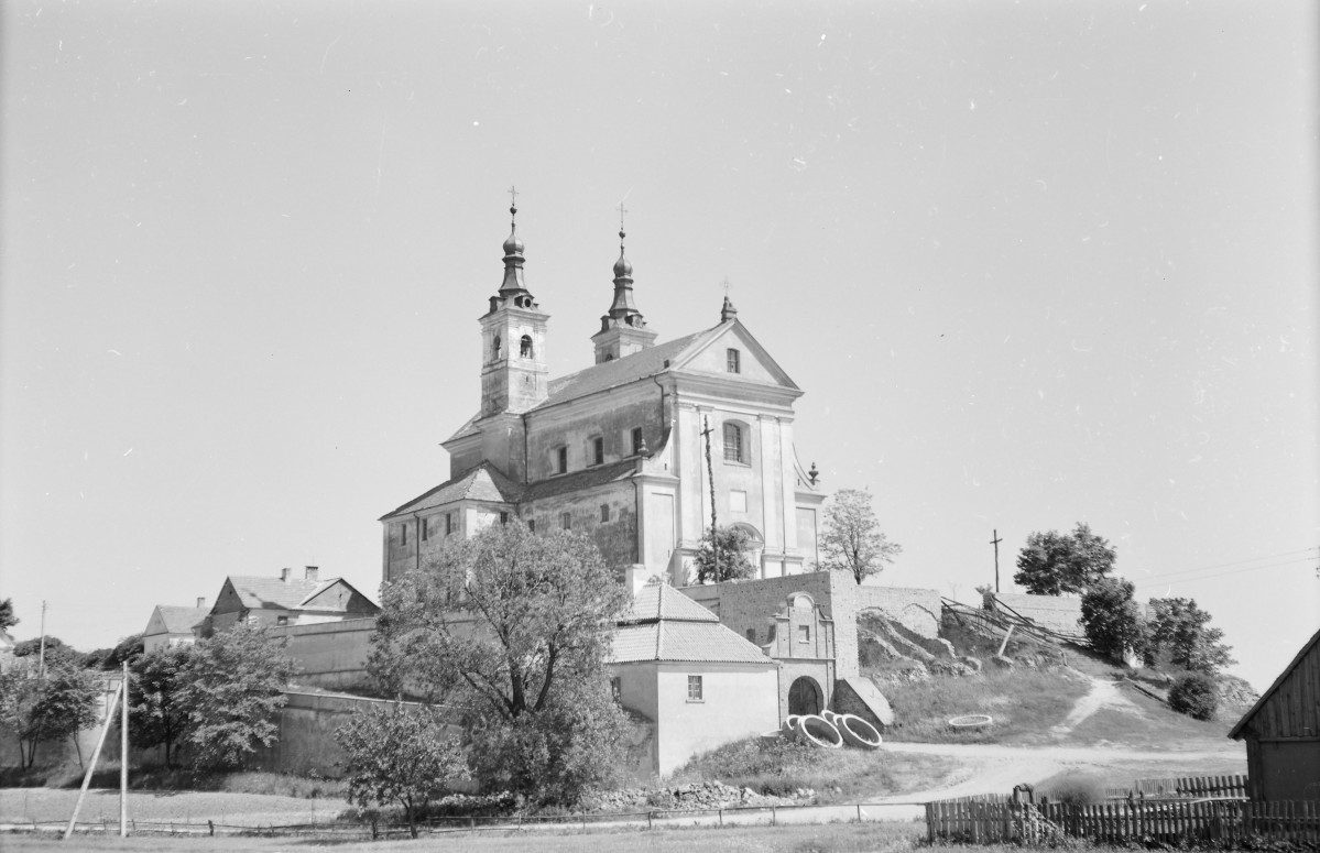 Kościół Niepokalanego Poczęcia Najświętszej Maryi Panny - widok ogólny, skan 1