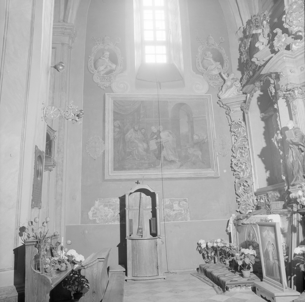 klasztor ss. Mniszek Benedyktynek - kościół pw. Najświętszej Maryi Panny i św. Wojciecha - wnętrze - nawa boczna północna - polichromia wschodnia, skan 1