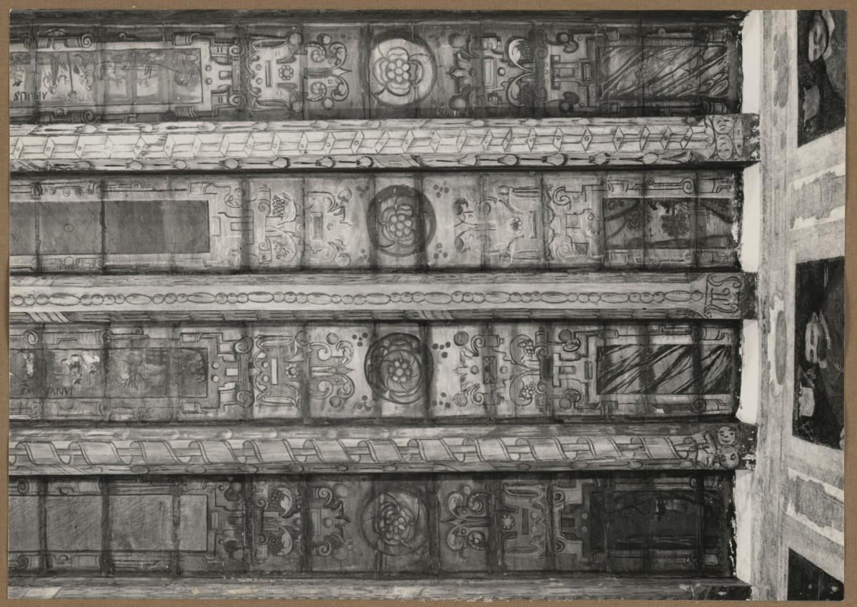 Pałac biskupów - wnętrze, d. sala jadalna, fragment polichromii stropu , skan 1
