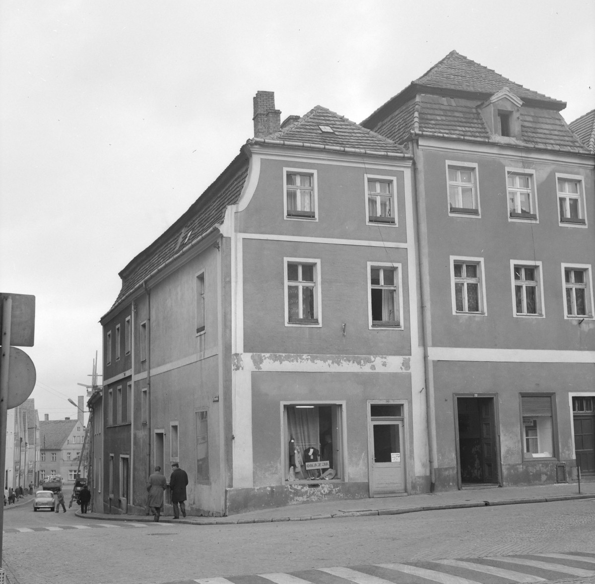 Pierzeja - kamienice. Elewacje frontowe., skan 1