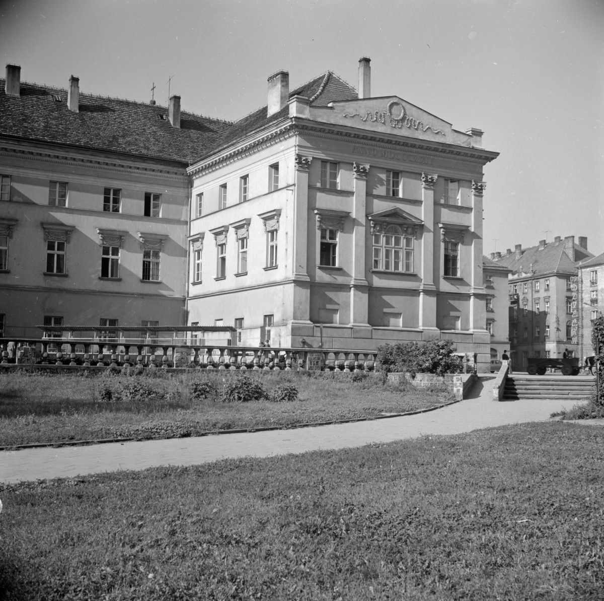 pałac Komisji Wojewódzkiej Kaliskiej - pałacowe skrzydło, skan 1
