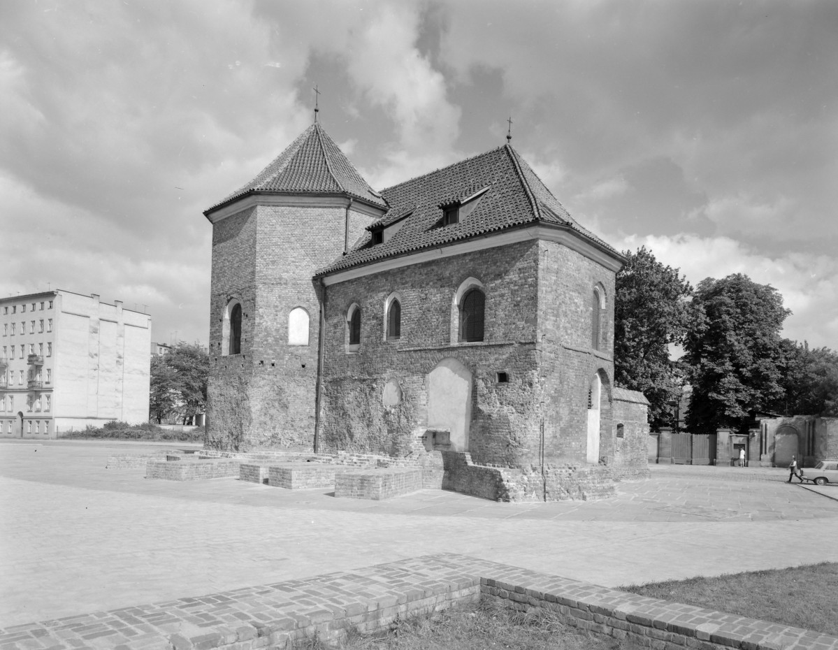 kościół pw. św. Marcina - widok ogólny, skan 1