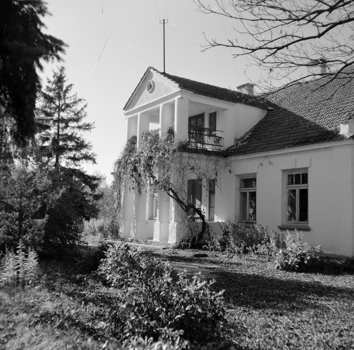 dworek - elewacja frontowa, fronton, , skan 1