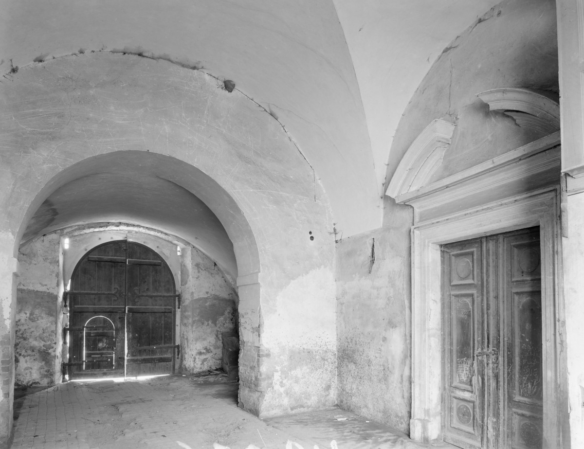 pałac, sień - wjazdowa, skan 1